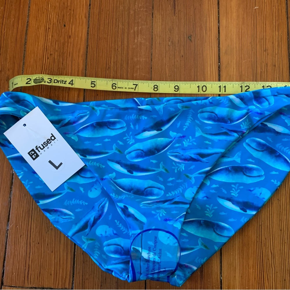 Fused Hawaii bikini bottoms blue whales NWT size L